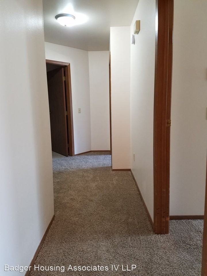 610 E 21st St - Photo 3 of 8