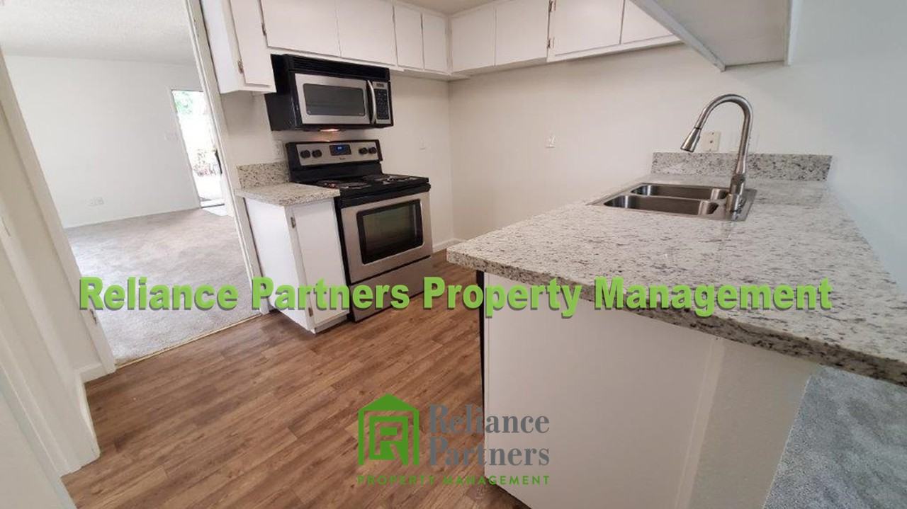 5757 Haskell Ave - Photo 3 of 29