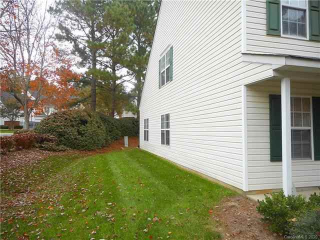 1957 University Heights Ln - Photo 2 of 24