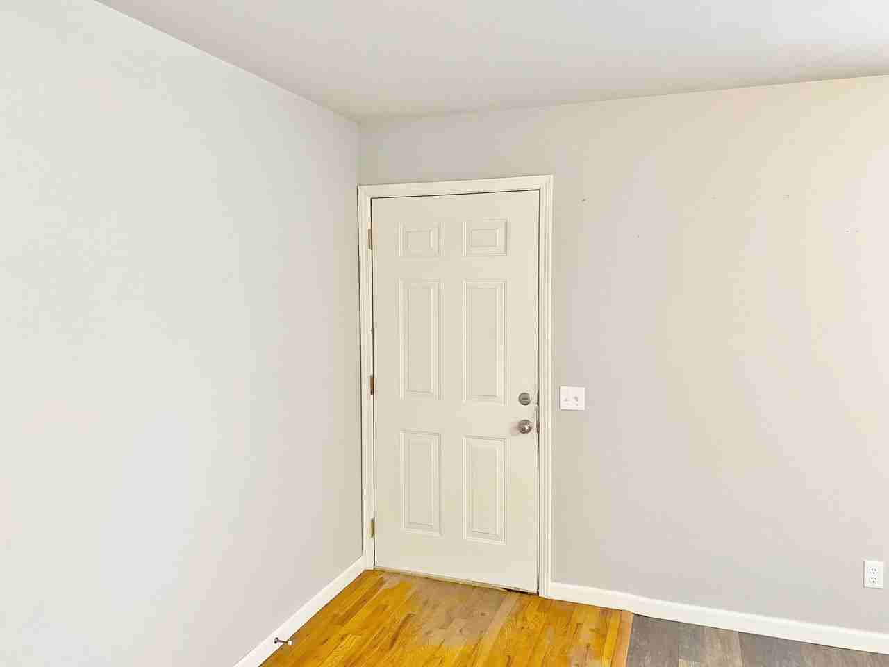 1204 Nw 2nd St - Photo 3 of 22