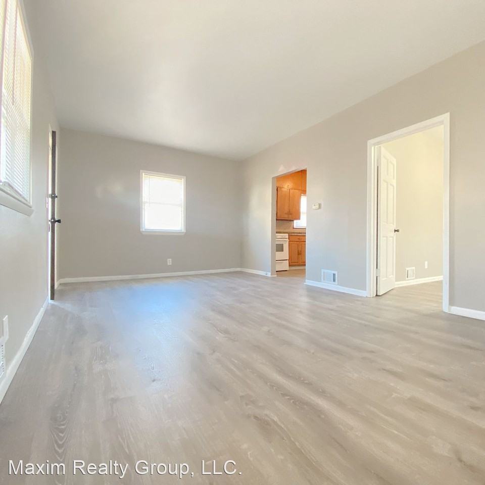 1621 Dorcas St - Photo 3 of 27