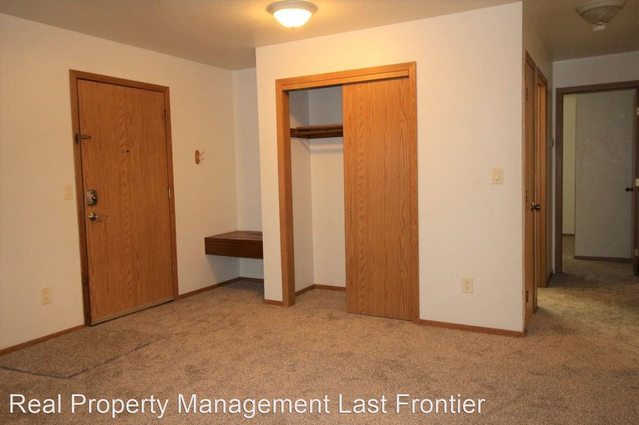 725 W 45th Avenue - Photo 3 of 17