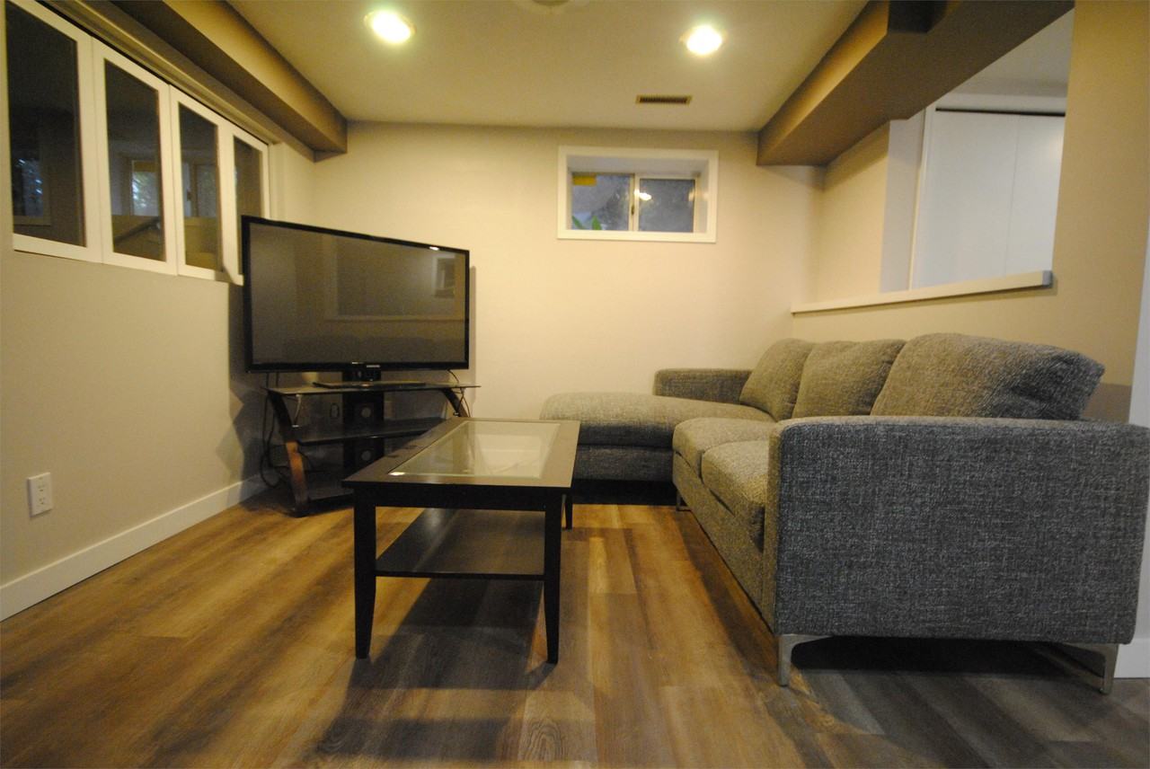 8228 93a Ave Nw - Photo 2 of 17