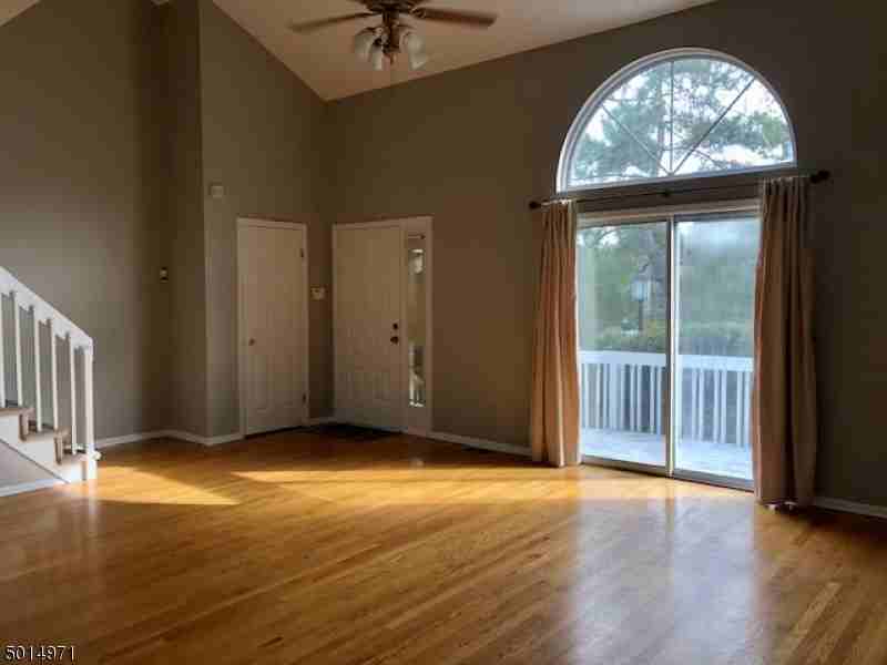 3205 Park Pl - Photo 2 of 16