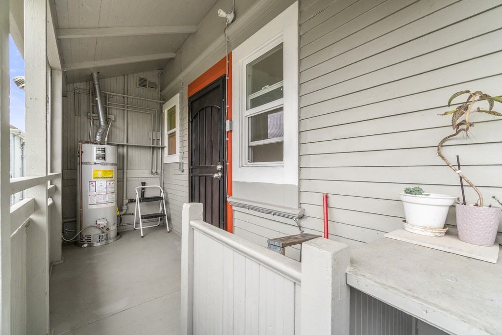 240 International Boulevard - Photo 2 of 14