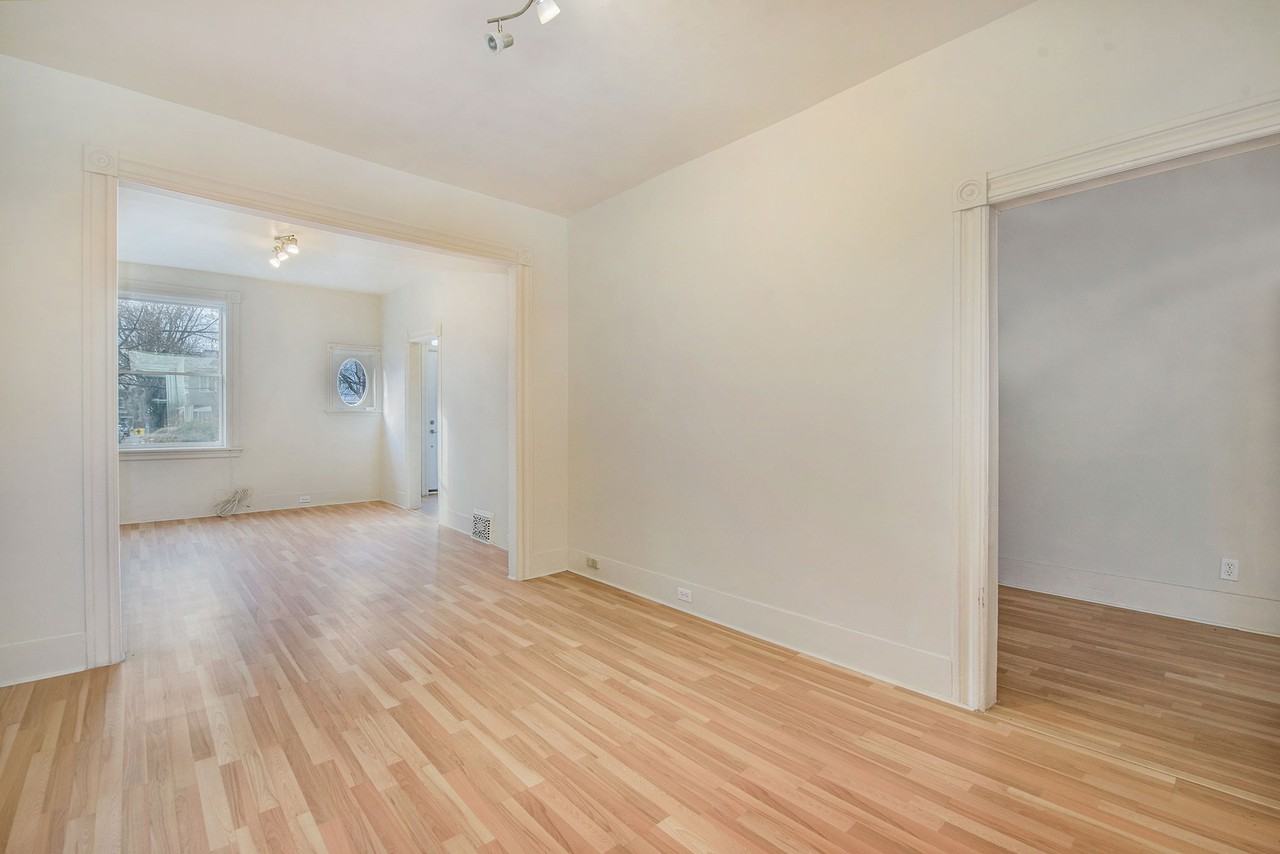 338 MacKay Street - Photo 3 of 19