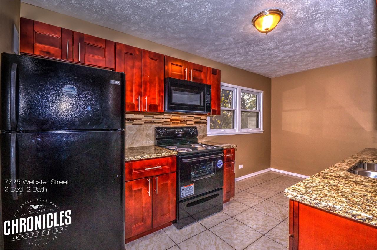 7725 Webster St - Photo 3 of 8