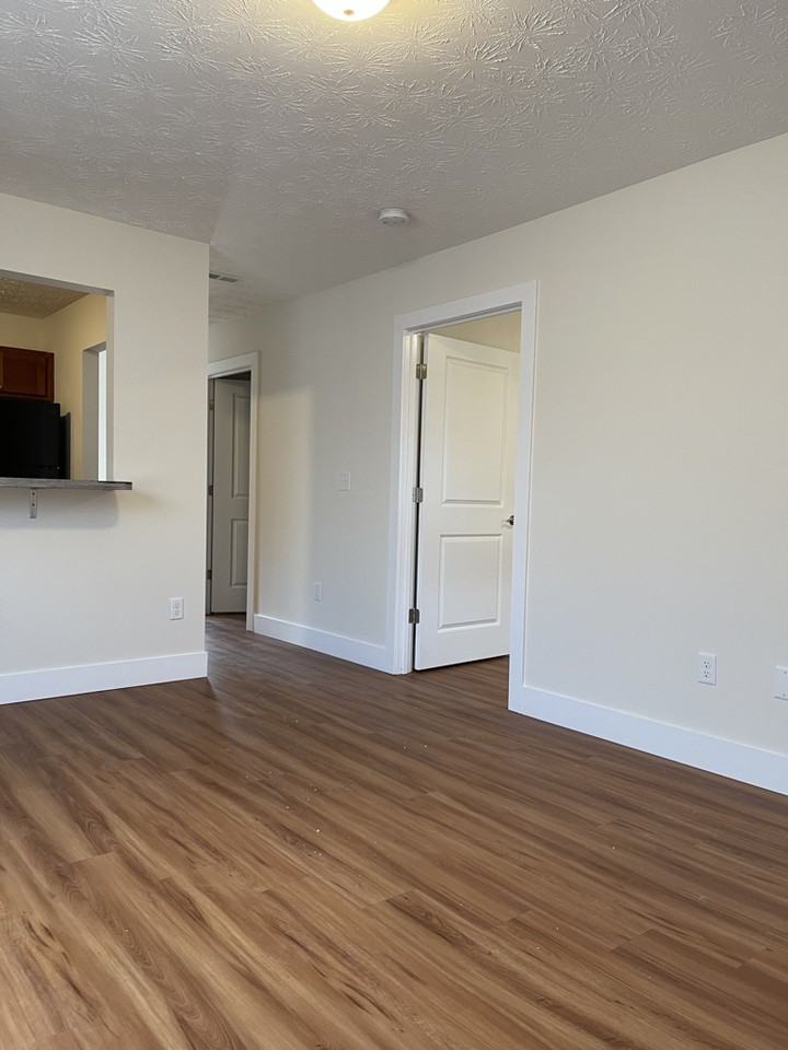 90 Court Yard Lane #4 - Photo 2 of 17