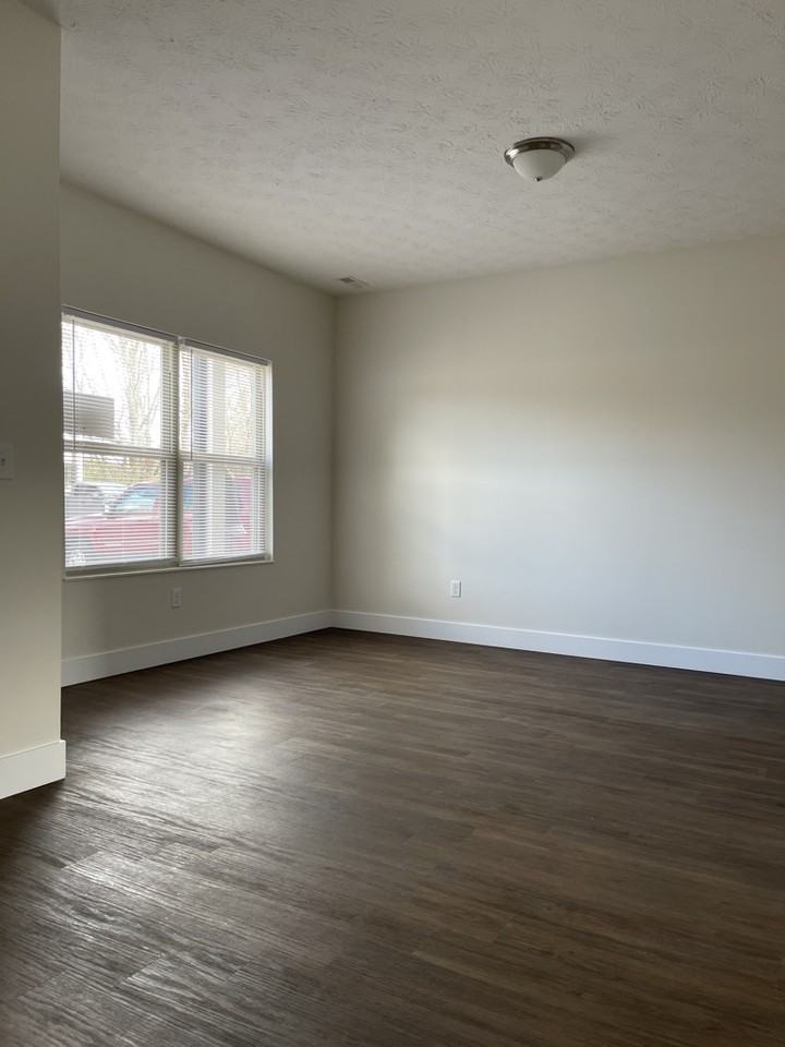 90 Court Yard Lane #5 - Photo 4 of 14