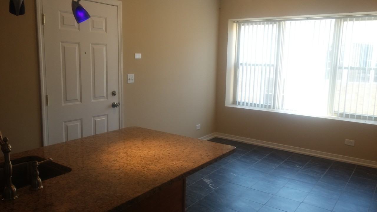 2726 West Lunt Avenue #3W - Photo 2 of 5