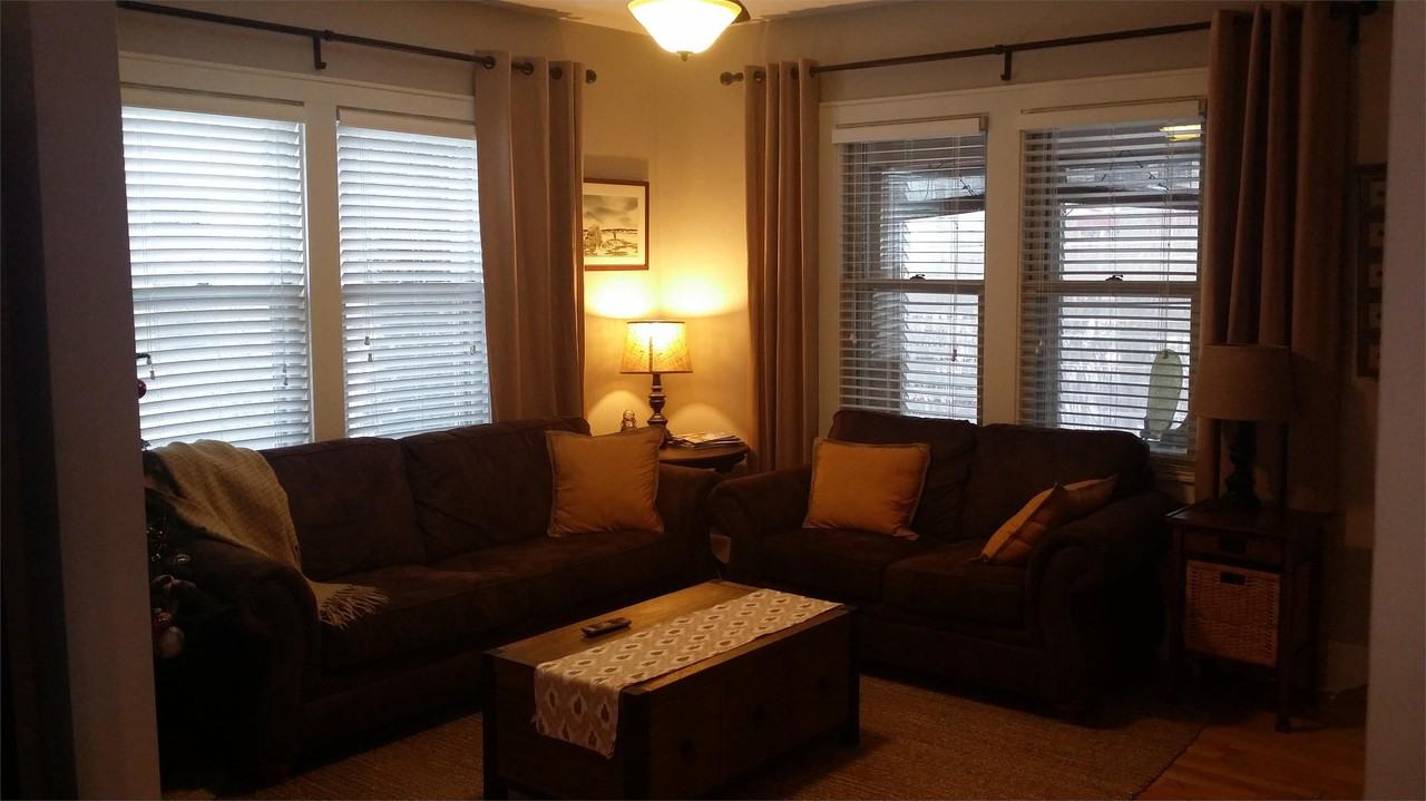 1617 Madison St Ne - Photo 2 of 11
