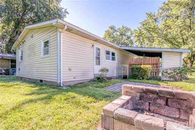 11213 Saint Shawn Ln - Photo 3 of 39