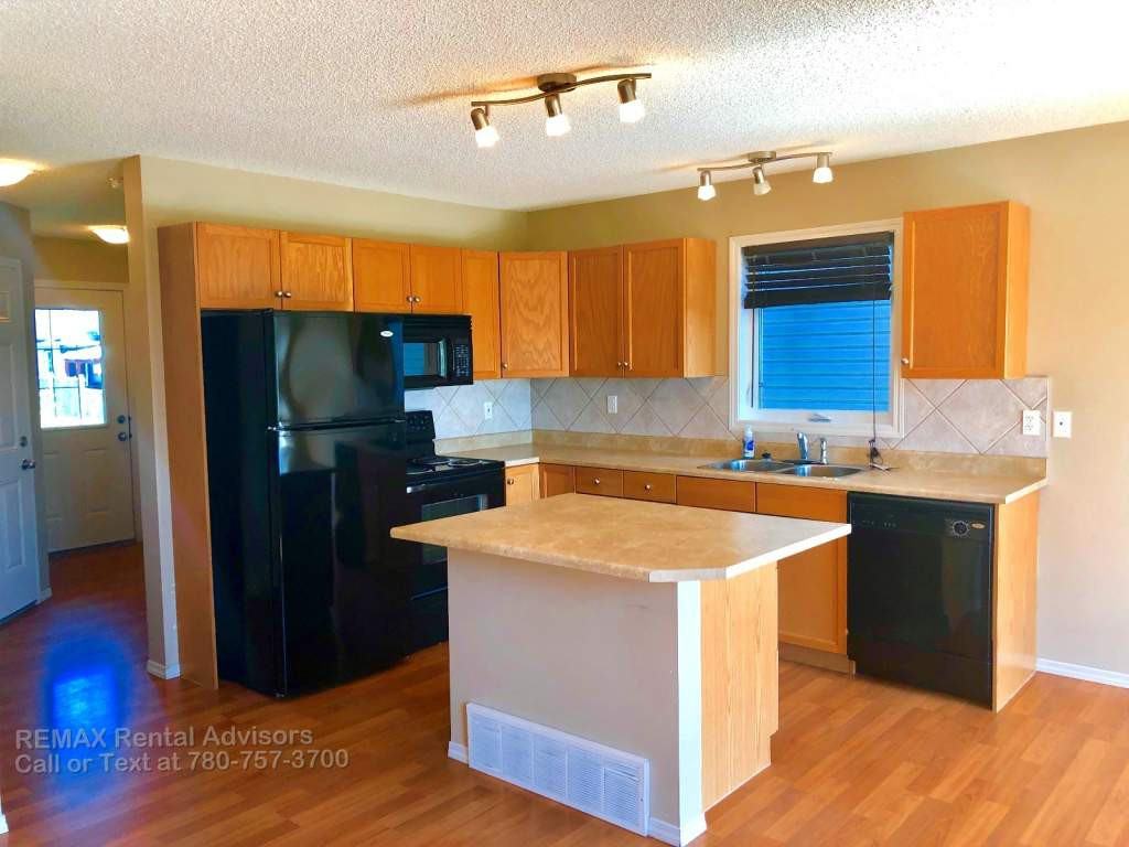 1627 Melrose Place Southwest - Photo 3 of 14