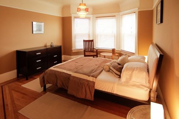 835 14th St - Photo 3 of 19