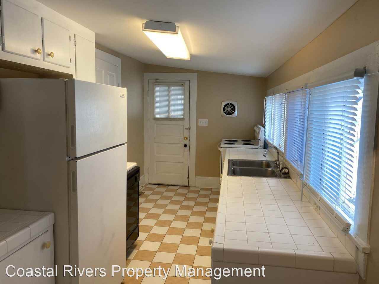 607 W 2nd St - Photo 3 of 8