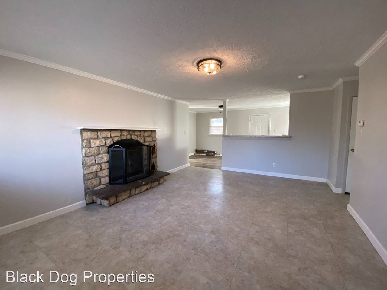 1721 Kenmar Dr - Photo 3 of 11