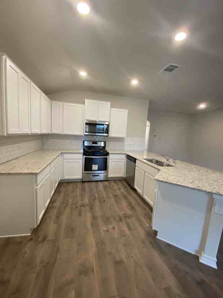 6507 Hoffman Pln - Photo 3 of 9