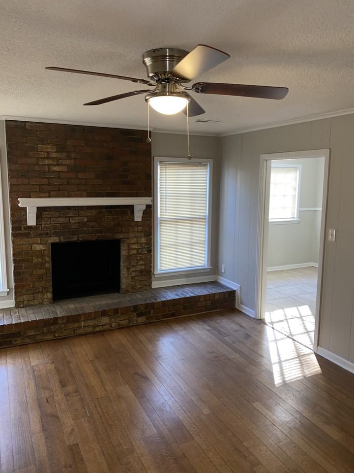 5599 Quince Rd - Photo 3 of 6