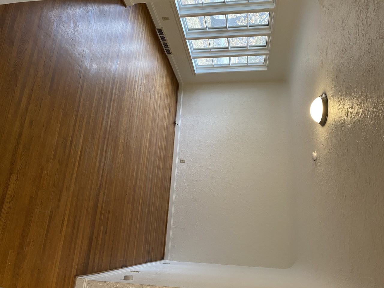 674 N Main St - Photo 3 of 24