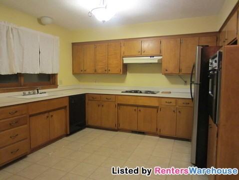 1270 Etna St - Photo 3 of 13