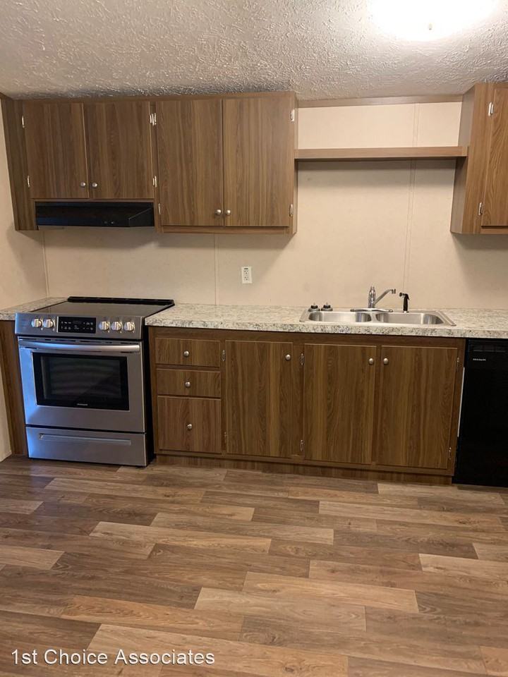 1621 Coral Rd - Photo 2 of 9