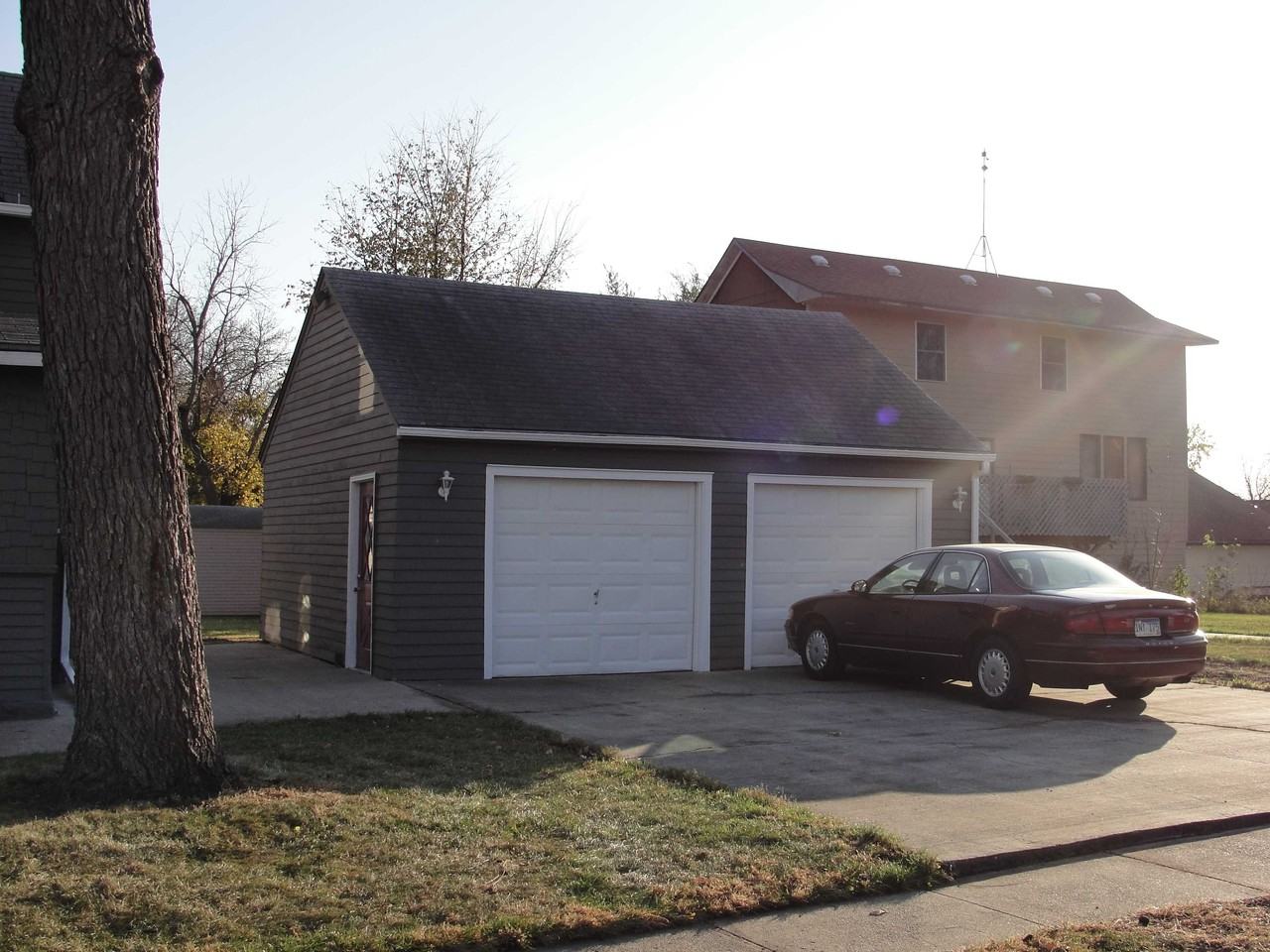 517 Sunnyside Ave - Photo 2 of 10