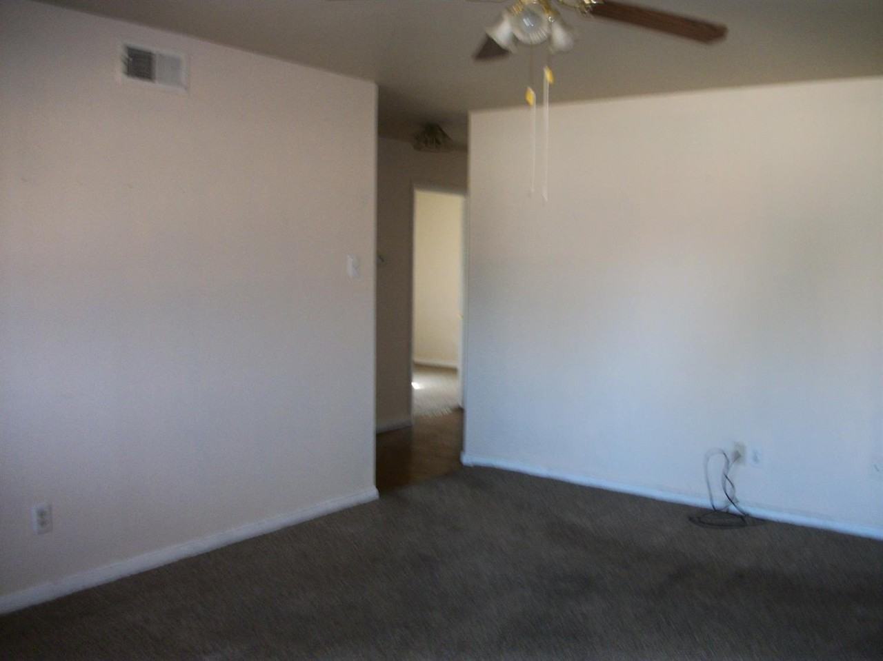 2809 61st St - Photo 3 of 12
