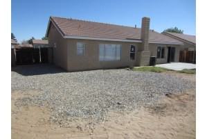 10725 Wakefield St E - Photo 3 of 18