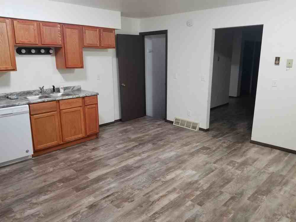 1109 1109 London Street - 3 - Photo 2 of 15