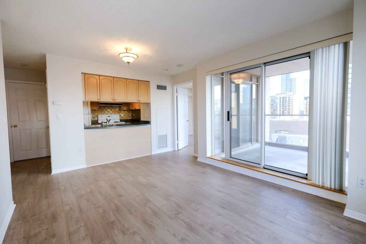 909 Bay Street #2005