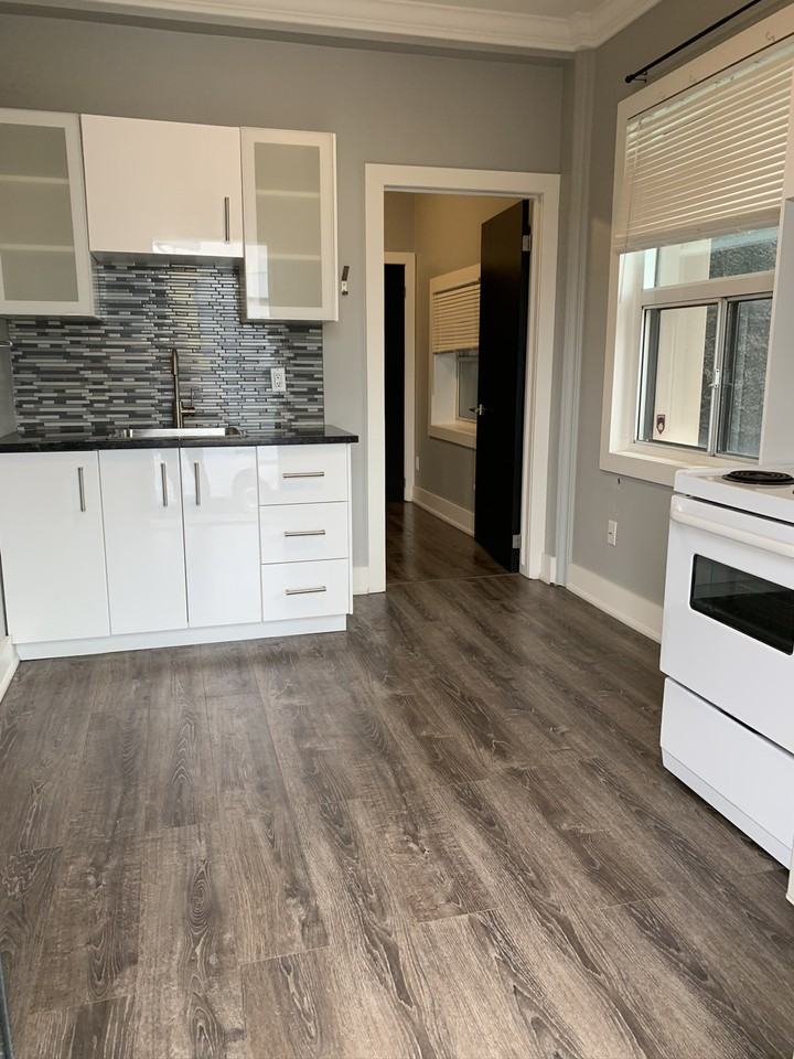 292 Welland Ave, St. Catharines, ON L2R 2P9 Studio Apartment for Rent