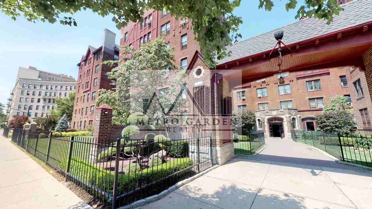 201 Eastern Parkway #5D