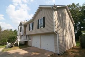 1099 Plantation Blvd SE - Photo 3 of 22