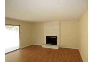 25980 Edgemont Dr - Photo 3 of 9