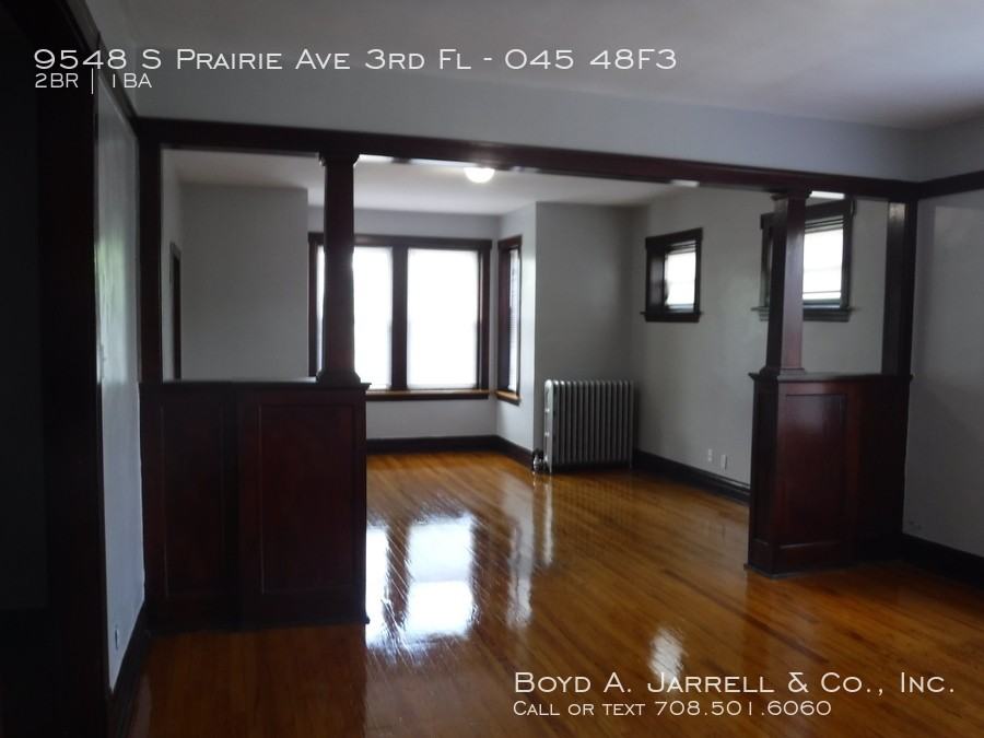 9548 S Prairie Ave Apt 3rd #045-48F3 - Photo 2 of 11