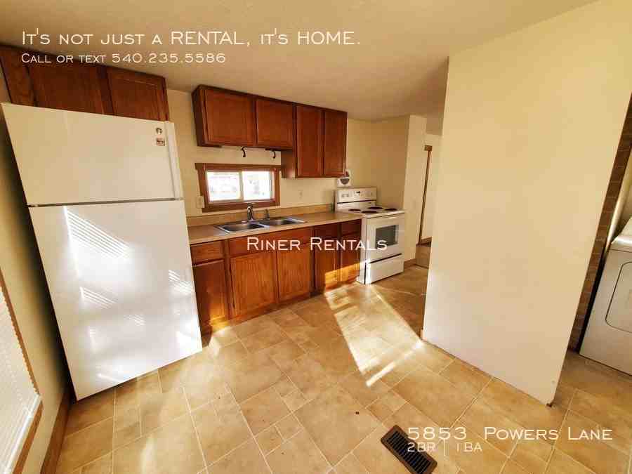 5853 Powers Ln - Photo 3 of 11