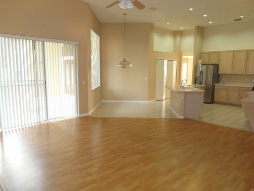 14525 Gainesborough Dr - Photo 3 of 33