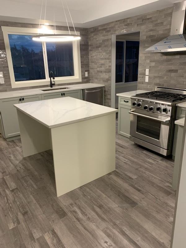 2502 39 Avenue - Photo 2 of 16