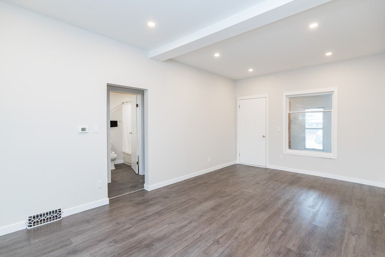 286 Albany Street - Photo 3 of 14