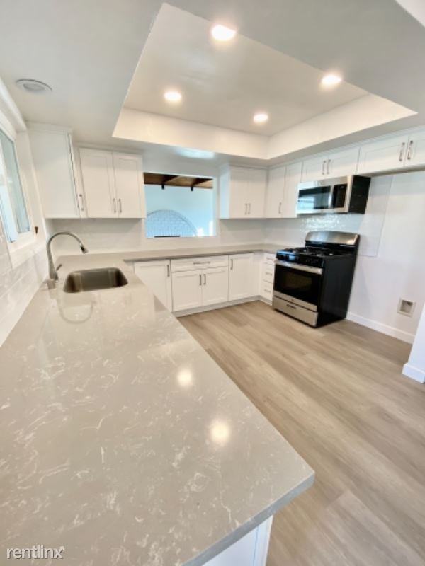 1142 Paularino Ave - Photo 3 of 19