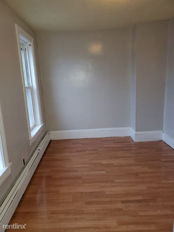 218 Walnut St - Photo 3 of 5