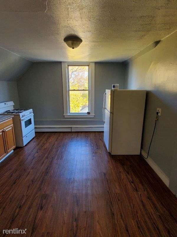 612 Broad St 3rd Fl - Photo 2 of 11