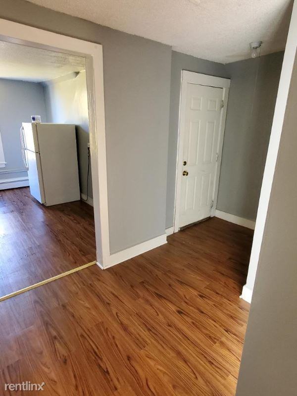 612 Broad St 3rd Fl - Photo 3 of 11