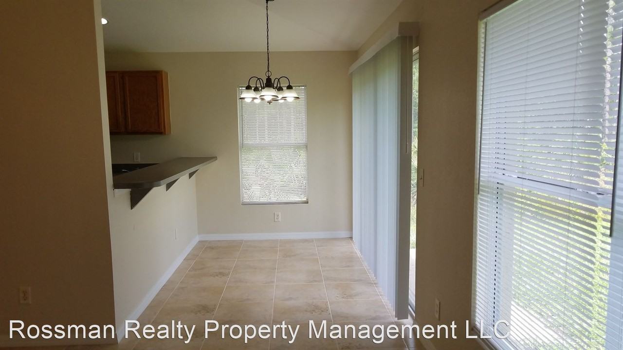 326/328 Justice Ave - Photo 3 of 19