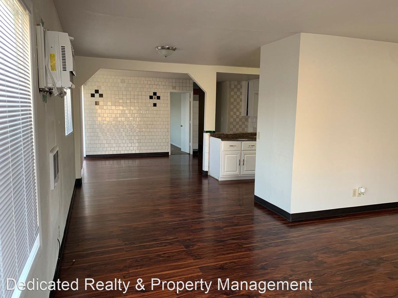 304 Cedar St - Photo 3 of 18