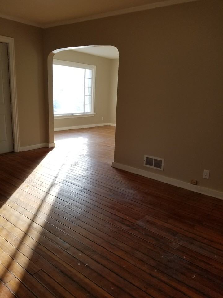 420 Maple St - Photo 2 of 12