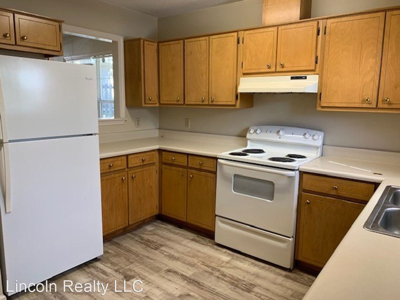 1469 Green Street - Photo 2 of 9