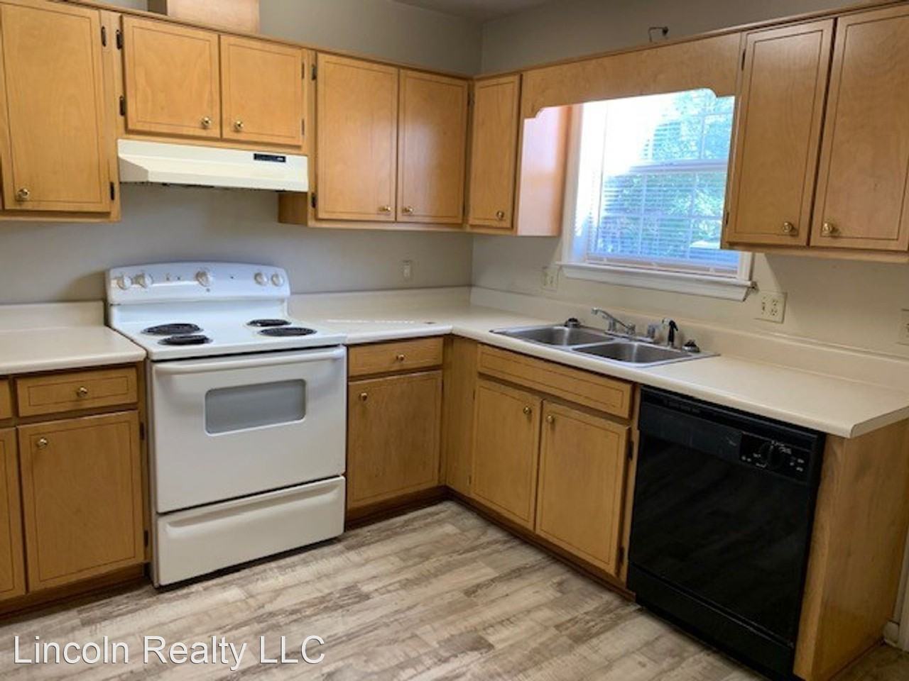 1469 Green Street - Photo 3 of 9