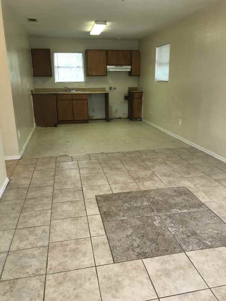 1655 Amanda St - Photo 3 of 7