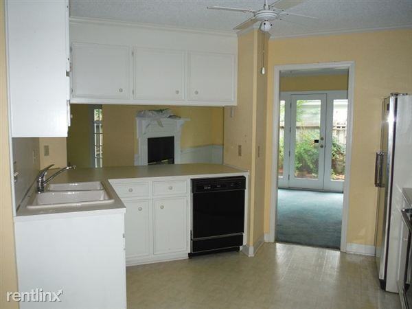 The Gates - Photo 2 of 10